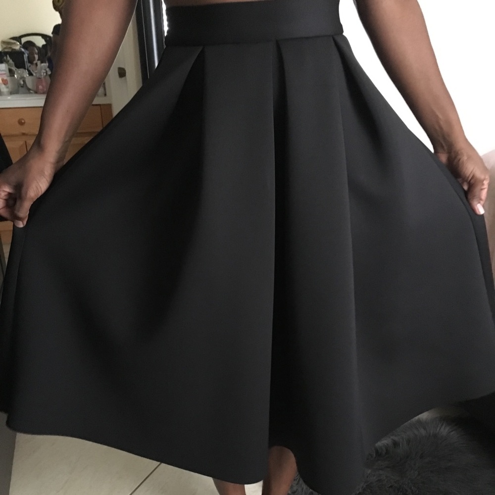 Black Pleated A-line skirt